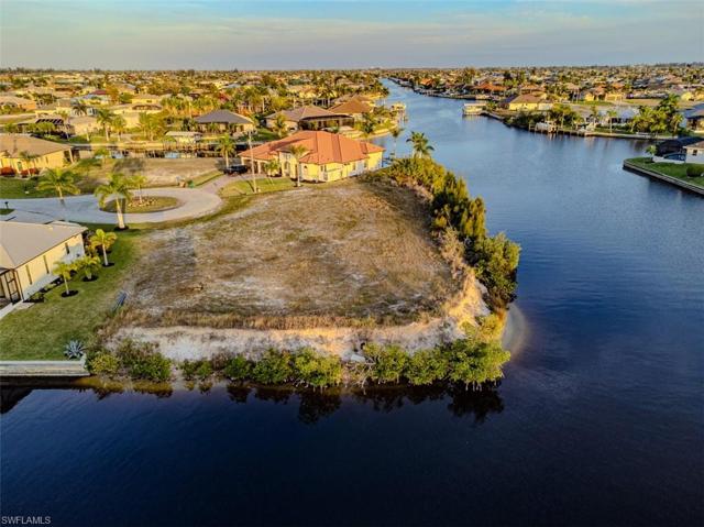402 NW 39th AVE, CAPE CORAL FL 33993