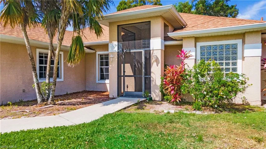 135 Estelle Dr, Naples Fl 34112