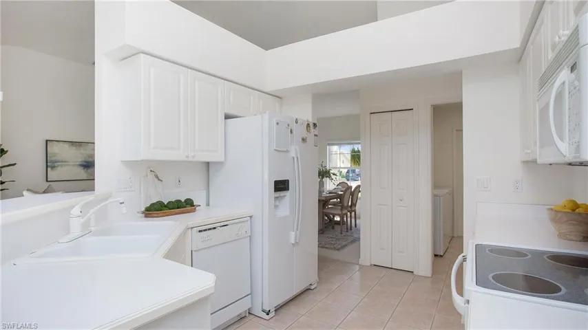 135 Estelle Dr, Naples Fl 34112