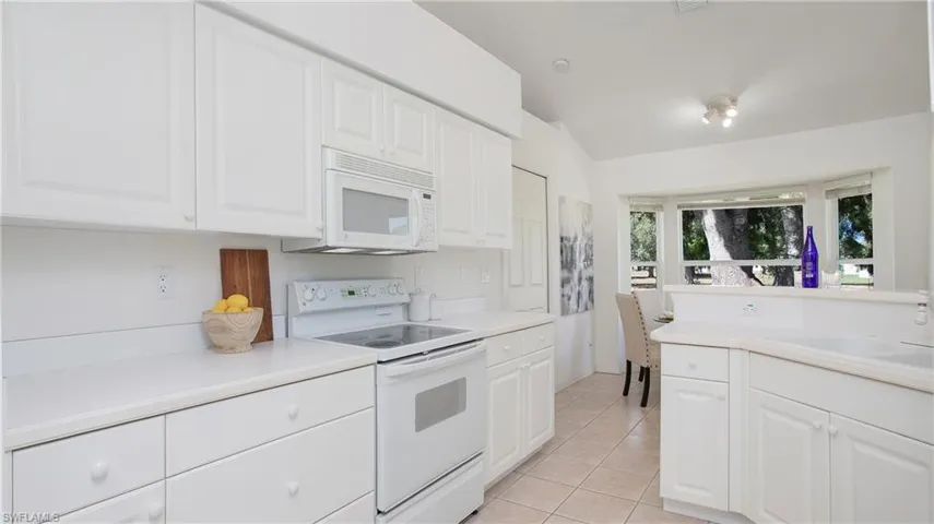 135 Estelle Dr, Naples Fl 34112
