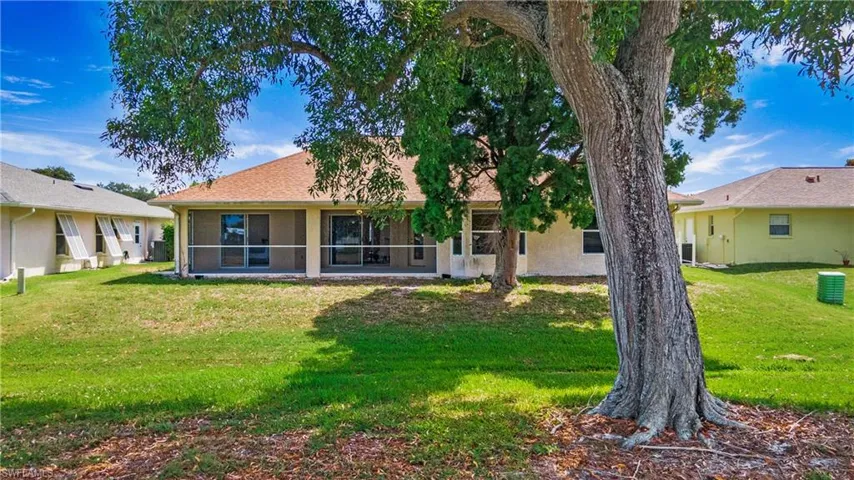 135 Estelle Dr, Naples Fl 34112