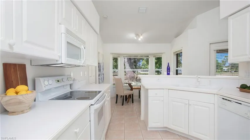 135 Estelle Dr, Naples Fl 34112
