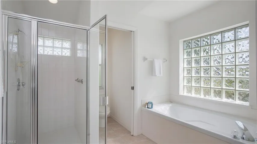 135 Estelle Dr, Naples Fl 34112