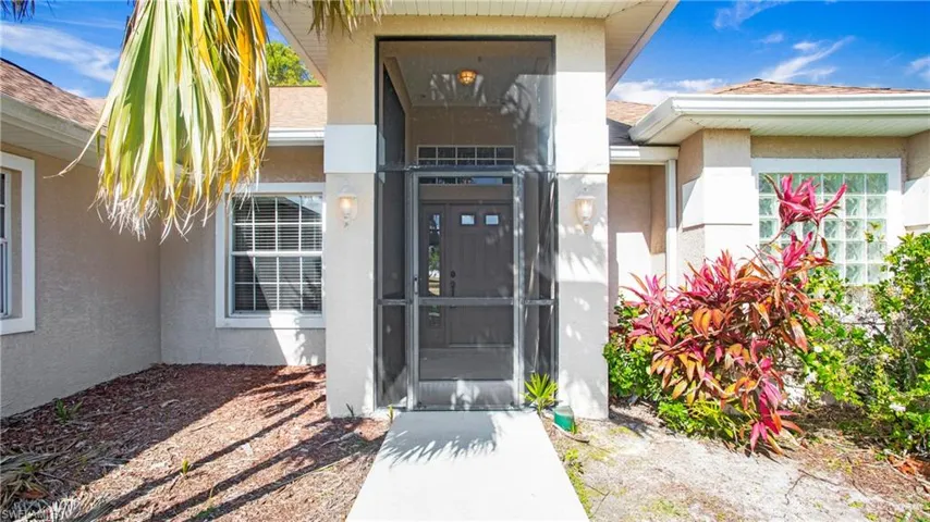 135 Estelle Dr, Naples Fl 34112
