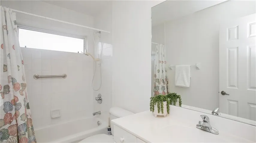 135 Estelle Dr, Naples Fl 34112