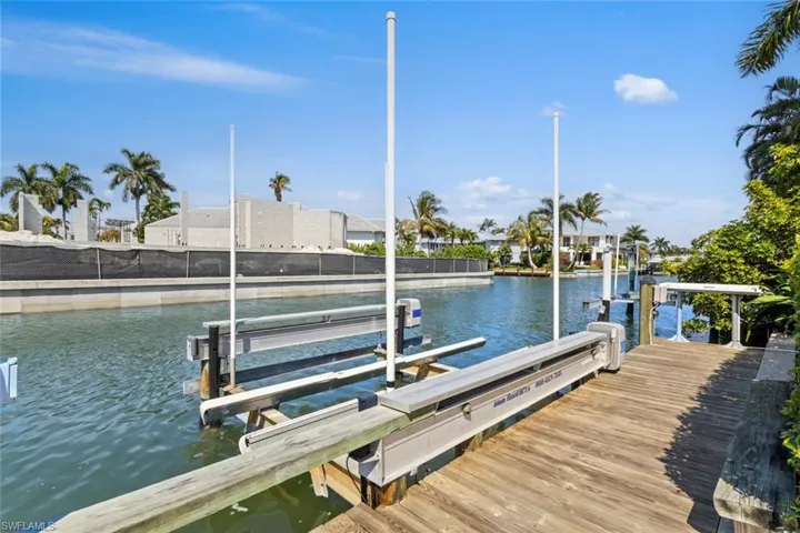 1467 Marlin Dr, Naples, Florida 34102