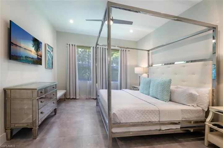 2737 Linda Dr, Naples, Florida 34112
