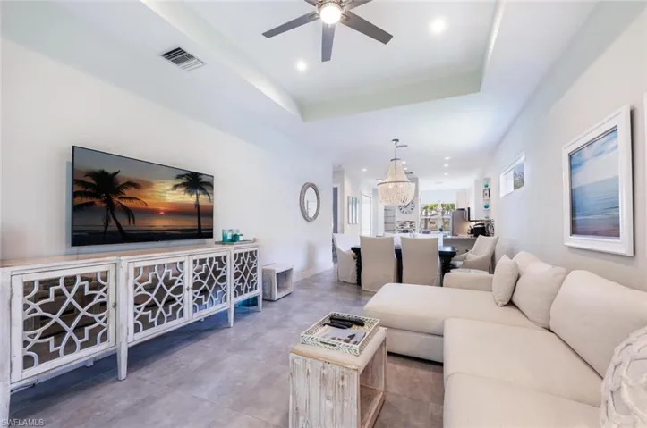 2737 Linda Dr, Naples, Florida 34112