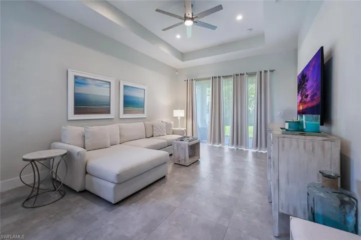 2737 Linda Dr, Naples, Florida 34112