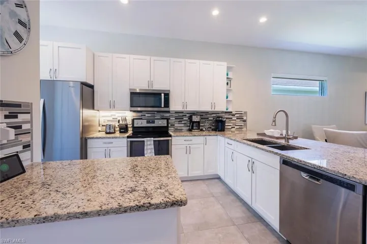2737 Linda Dr, Naples, Florida 34112