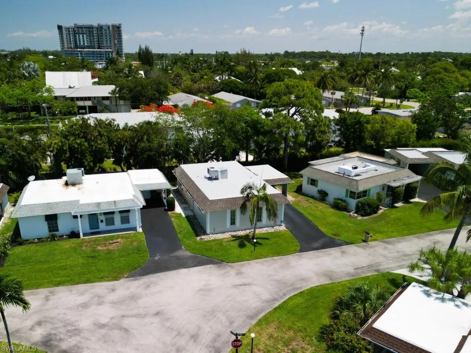 9 Knights Bridge RD, Naples, FL 34112,224049096