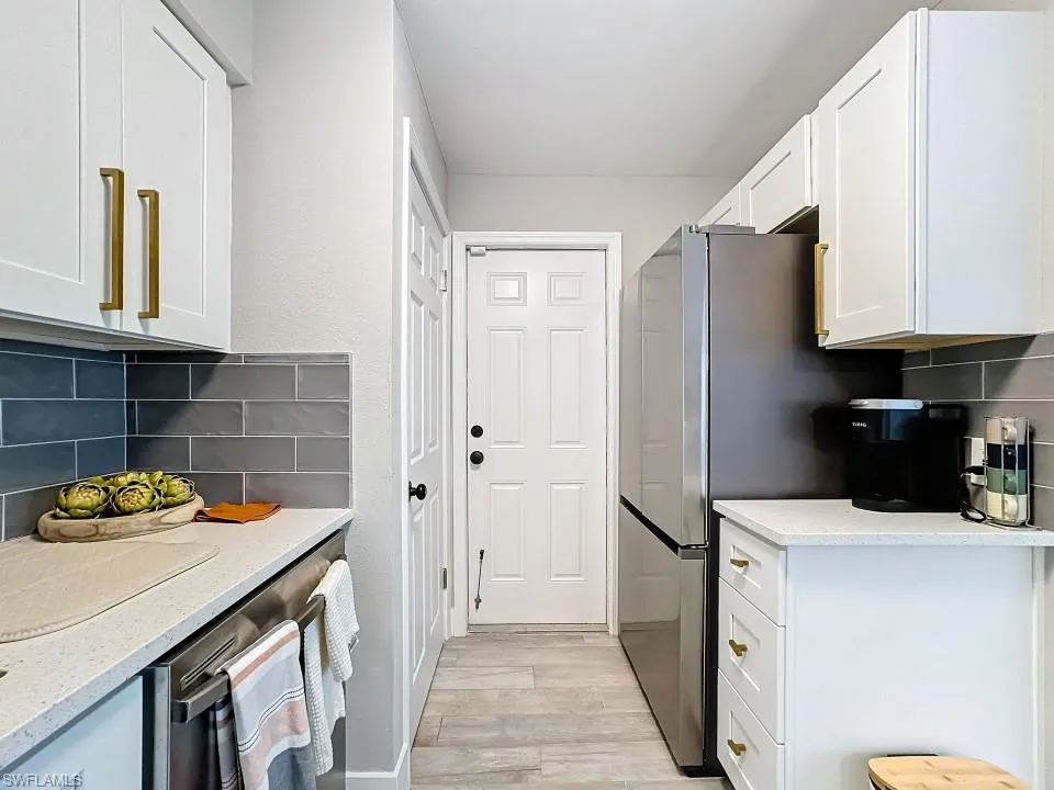 9 Knights Bridge RD, Naples, FL 34112,224049096
