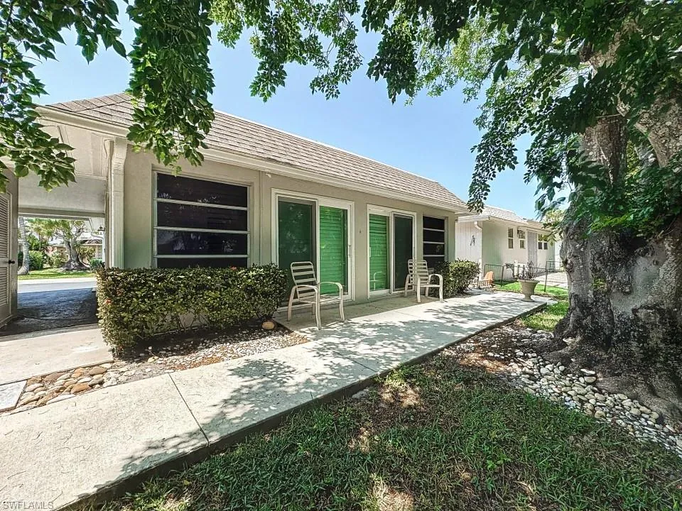 9 Knights Bridge RD, Naples, FL 34112,224049096