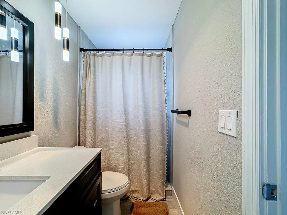 9 Knights Bridge RD, Naples, FL 34112,224049096