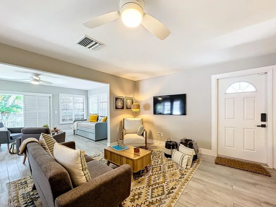 9 Knights Bridge RD, Naples, FL 34112,224049096