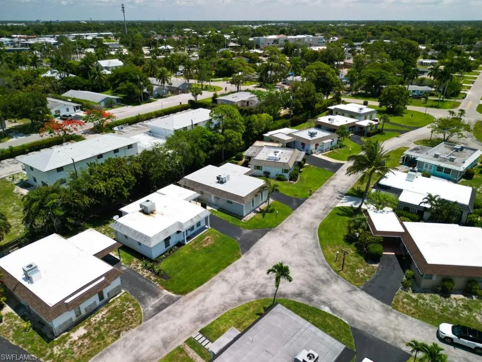 9 Knights Bridge RD, Naples, FL 34112,224049096