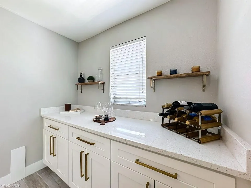9 Knights Bridge RD, Naples, FL 34112,224049096