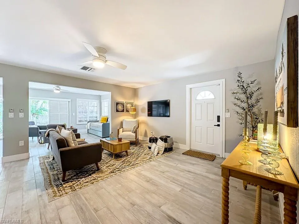 9 Knights Bridge RD, Naples, FL 34112,224049096