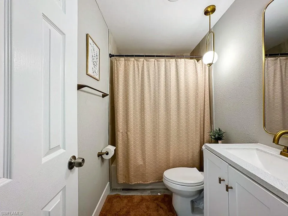 9 Knights Bridge RD, Naples, FL 34112,224049096