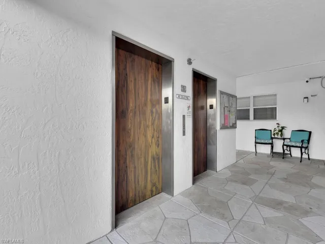 37  High Point E CIR, Naples, FL 34103