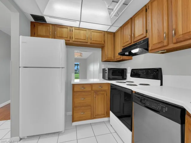 37  High Point E CIR, Naples, FL 34103