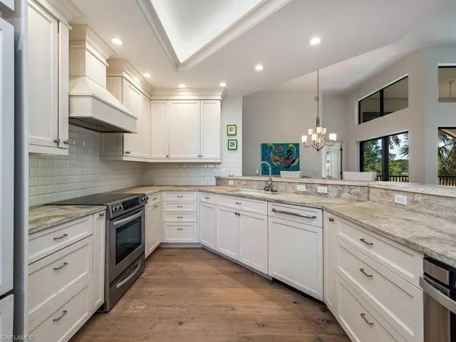 7032  Pelican Bay  BLVD, Naples, FL 34108