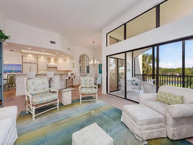 7032  Pelican Bay  BLVD, Naples, FL 34108