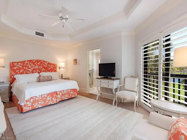 7032  Pelican Bay  BLVD, Naples, FL 34108