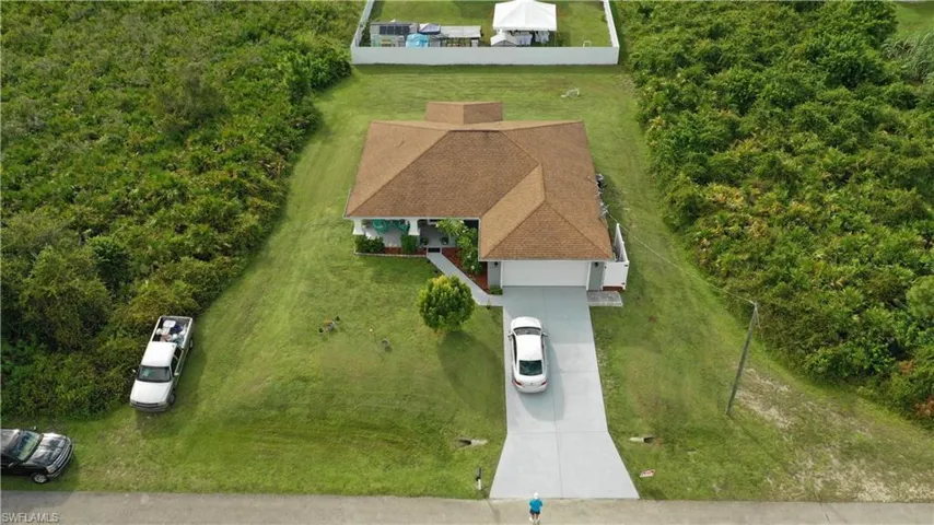Aerial view of property and surrounding area