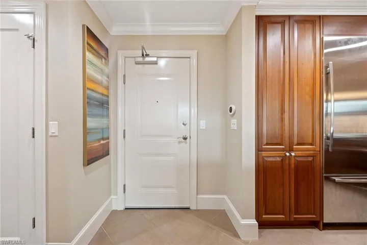 9123  Strada  PL, Naples, FL 34108