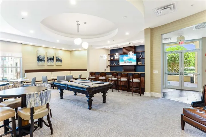 9123  Strada  PL, Naples, FL 34108