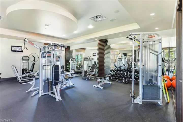 9123  Strada  PL, Naples, FL 34108