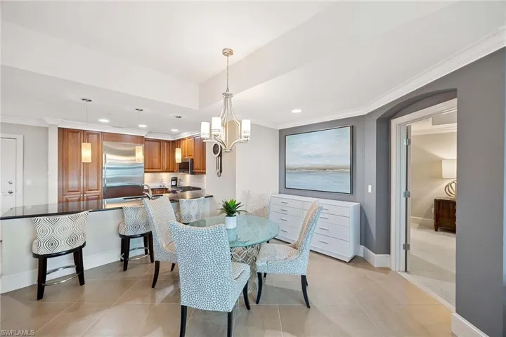 9123  Strada  PL, Naples, FL 34108
