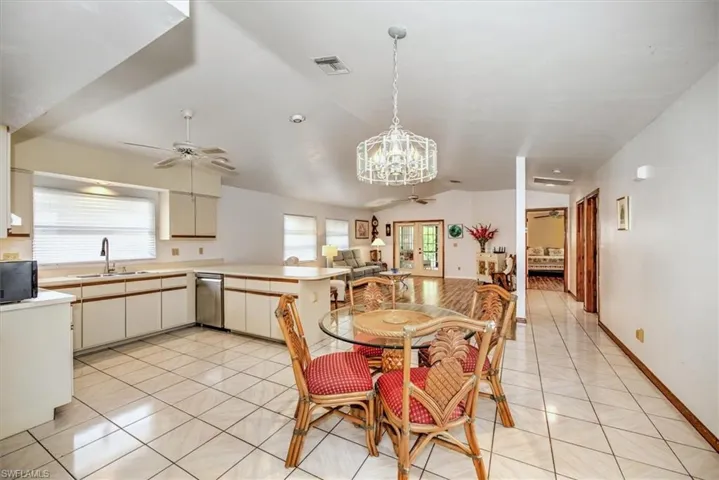 781  105th N AVE, Naples, FL 34108