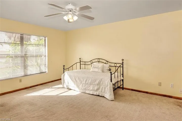 781  105th N AVE, Naples, FL 34108