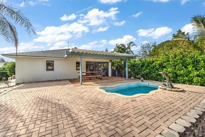 781  105th N AVE, Naples, FL 34108