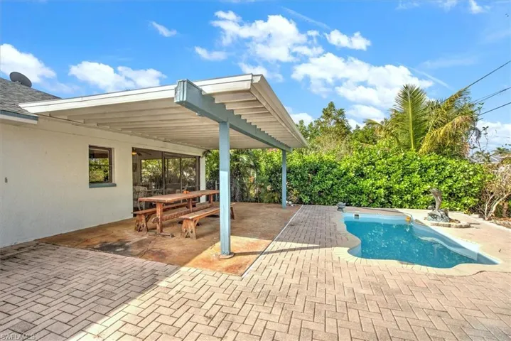 781  105th N AVE, Naples, FL 34108