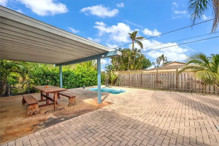 781  105th N AVE, Naples, FL 34108