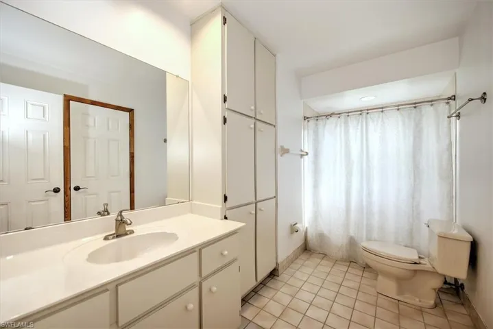 781  105th N AVE, Naples, FL 34108