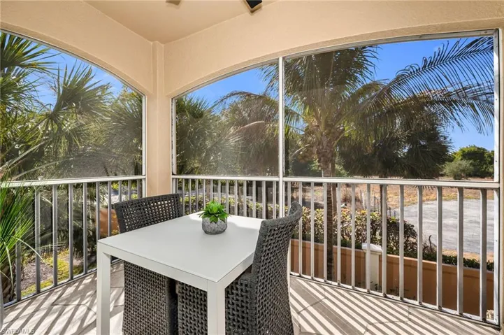 Balcony featuring outdoor dining area