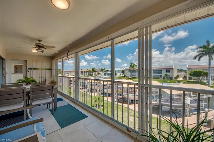 Spacious Lanai with Amazing Views! Watch the Boats Go By!