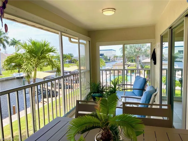Lanai has stunning Gulf Access canal & pool views!