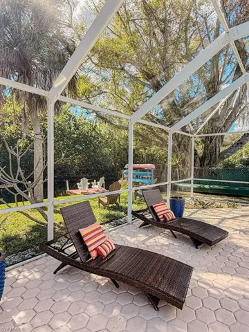 89 Glenmont Dr W, North Fort Myers, Florida 33917