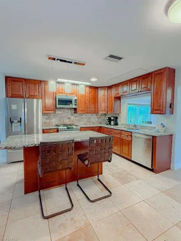 89 Glenmont Dr W, North Fort Myers, Florida 33917