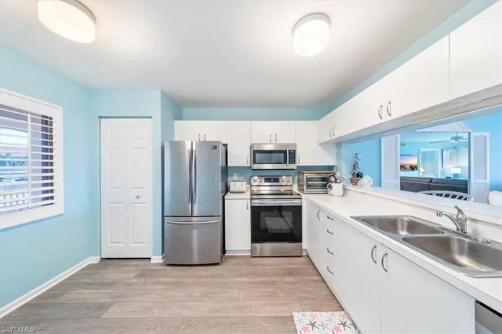 Spacious Eat-in Kitchen Area