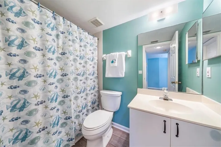2nd Bath w/Tub & Shower and In-Unit Laundy