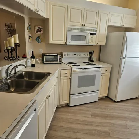 1133 Sweetwater LN # 3102, NAPLES FL 34110