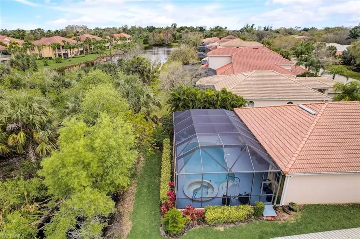 Birds eye view of property