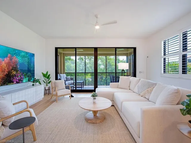 7040  Pelican Bay  BLVD, Naples, FL 34108
