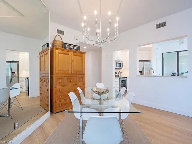 7040  Pelican Bay  BLVD, Naples, FL 34108
